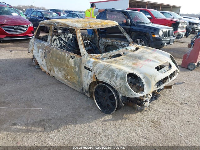 2006 MINI COOPER S WMWRE33586TG99824 Photo 0