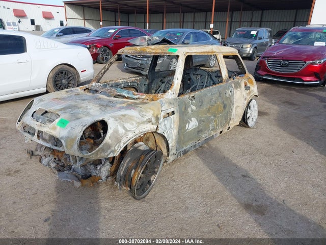2006 MINI COOPER S WMWRE33586TG99824 Photo 1