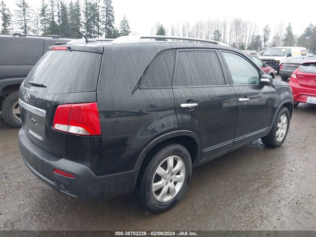 2013 KIA SORENTO LX V6 VIN: 5XYKT4A26DG322875