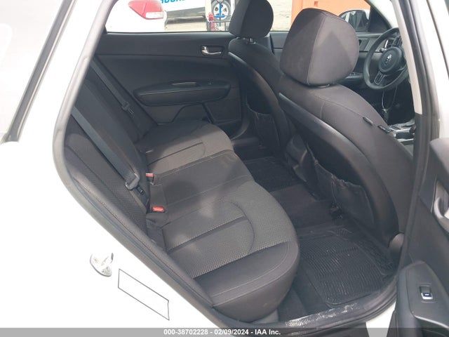 KIA Optima Lx 2017 5XXGT4L3XHG122328 Image 8