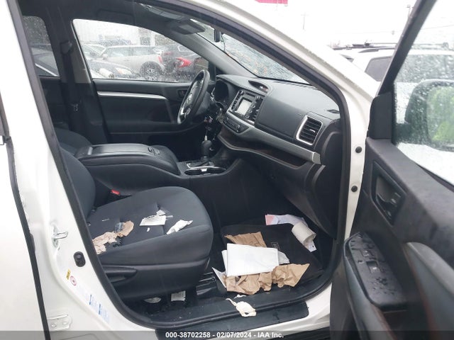 Toyota Highlander Le V6 2015 5TDBKRFH9FS124567 Image 5