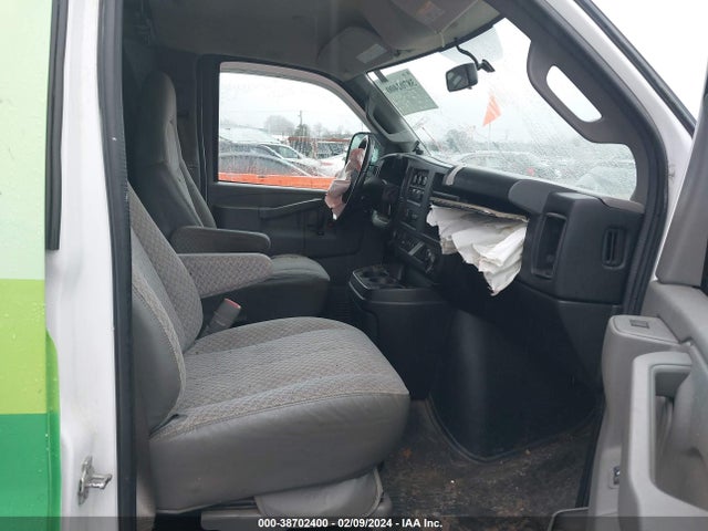 Chevrolet Express 2500 Work Van 2016 1GCWGAFG6G1299661 Image 5