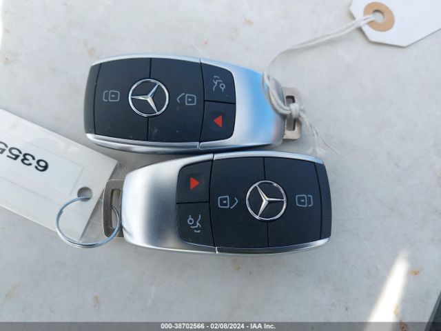 W1N0G8EB5NV381996 Mercedes-Benz Glc 300 4matic Suv