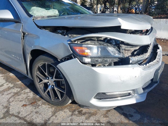 Chevrolet IMPALA 1LT 2018 2G1105S36J9142992 Image 12