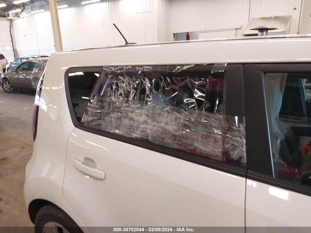 KIA Soul 2015 KNDJN2A25F7189567 Image 6