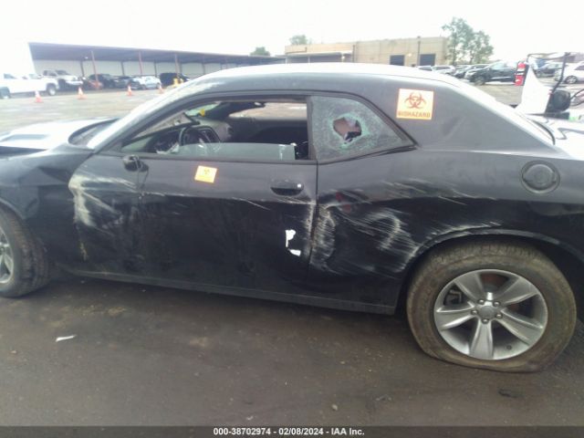 2C3CDZAG9JH161627 Dodge Challenger Sxt