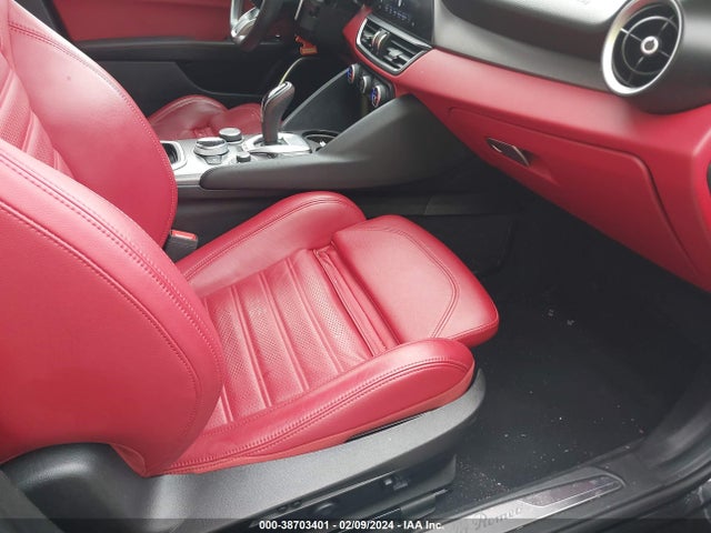 ZARFAMBN7M7646663 Alfa Romeo Giulia Ti Sport Rwd