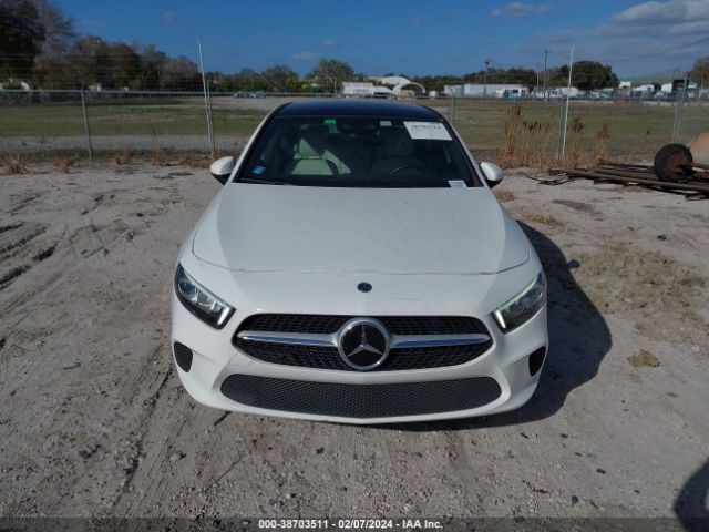 WDD3G4EB1KW009497 Mercedes-Benz A 220