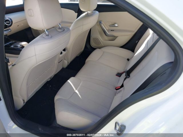 WDD3G4EB1KW009497 Mercedes-Benz A 220