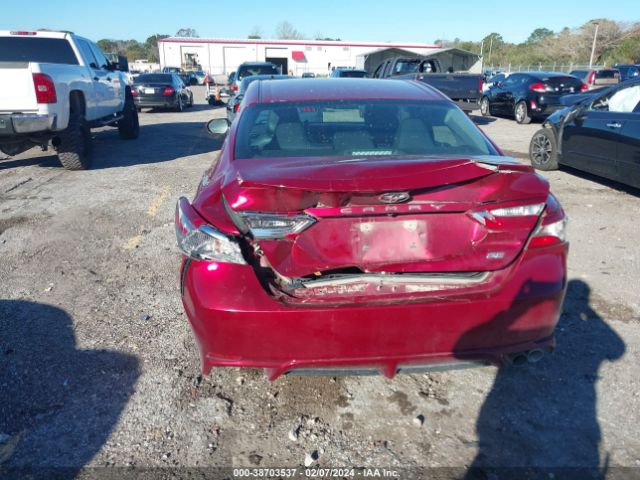 4T1B11HK8JU652467 Toyota CAMRY SE