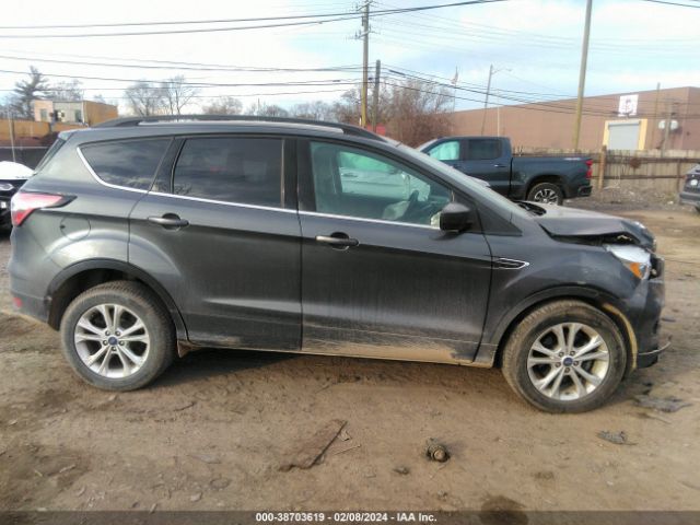 1FMCU0HD9JUC32644 Ford ESCAPE SEL