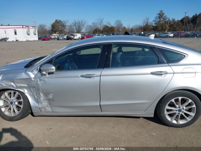3FA6P0MUXKR260238 Ford Fusion Hybrid Sel