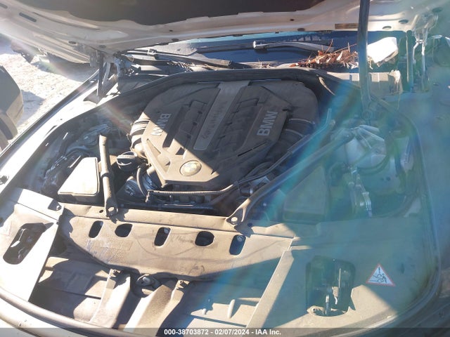 WBAYA8C55ED228403 BMW 750i