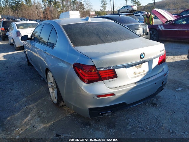 WBAYA8C55ED228403 BMW 750i