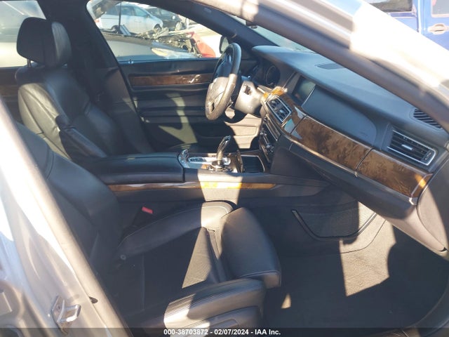 WBAYA8C55ED228403 BMW 750i