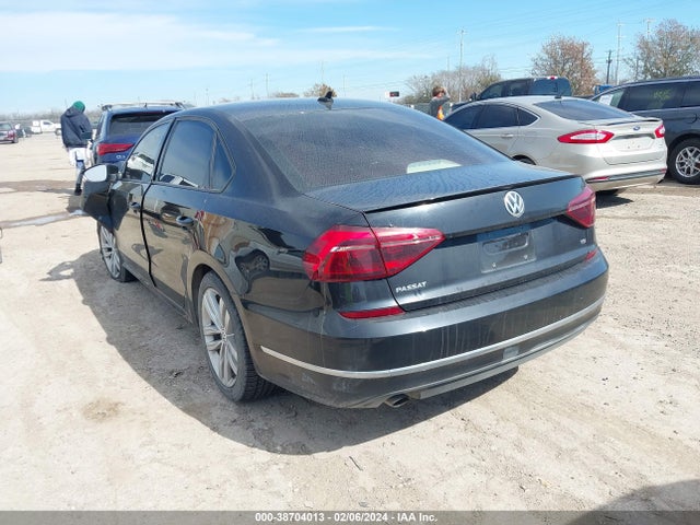 1VWLA7A30KC001465 Volkswagen Passat 2.0t Wolfsburg Edition