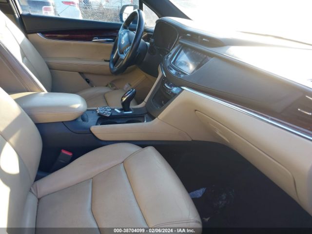 1GYKNDRSXHZ137907 Cadillac XT5 LUXURY