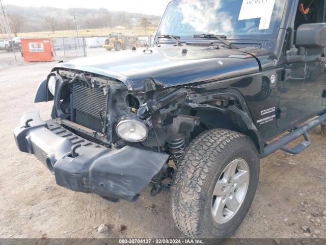1C4BJWDG4FL659559 Jeep Wrangler Unlimited Sport