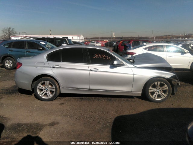 BMW 330i Xdrive 2017 WBA8D9G38HNU62457 Image 13