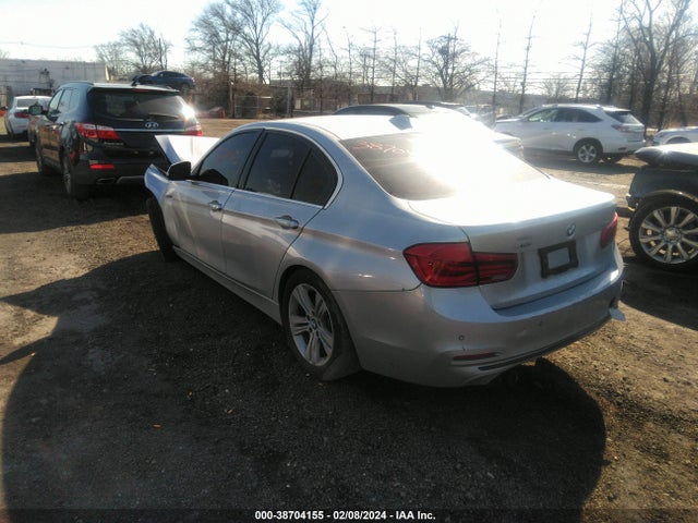 BMW 330i Xdrive 2017 WBA8D9G38HNU62457 Image 3