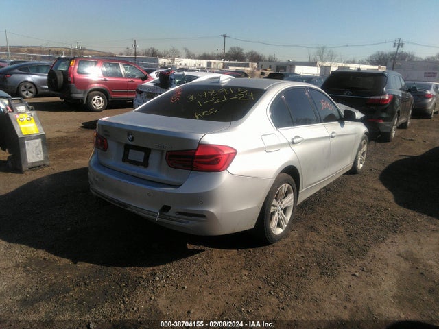 BMW 330i Xdrive 2017 WBA8D9G38HNU62457 Image 4
