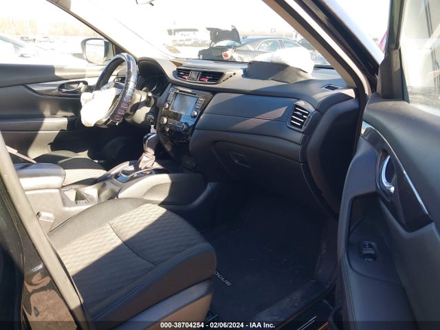 Nissan ROGUE S 2019 5N1AT2MV6KC738881 Image 5