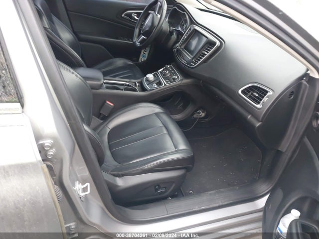 Chrysler 200 Limited Platinum 2017 1C3CCCAB6HN507445 Image 5