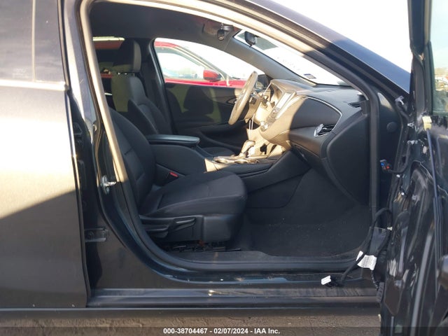 Chevrolet MALIBU LT 2018 1G1ZD5ST3JF122939 Image 5