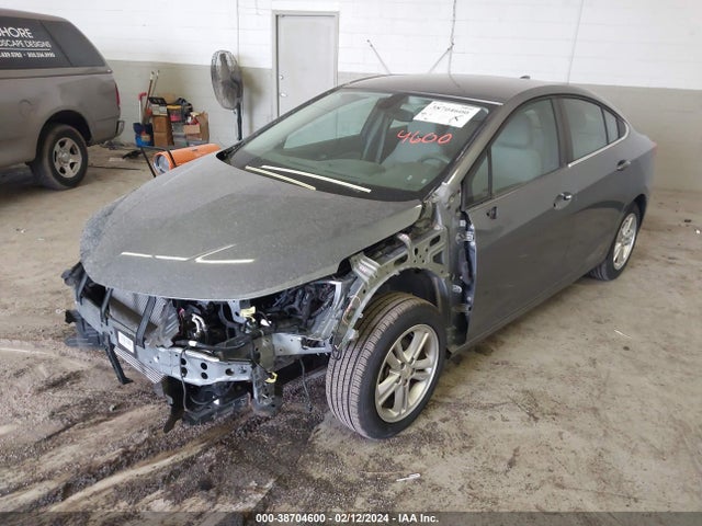 Chevrolet Cruze Lt Auto 2018 1G1BE5SM3J7119525 Image 2