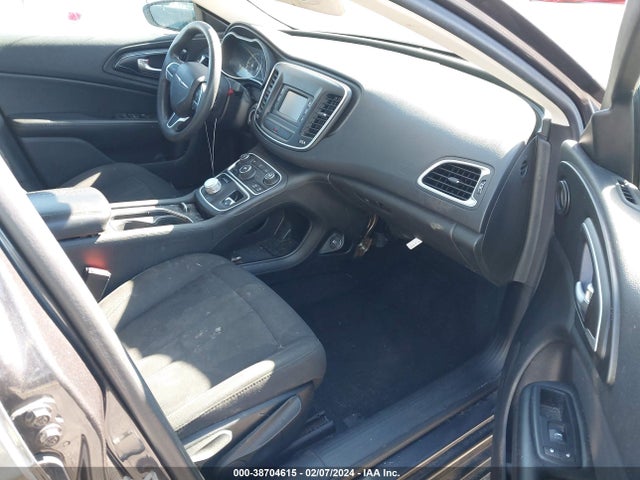Chrysler 200 Limited 2015 1C3CCCAB9FN609917 Image 5