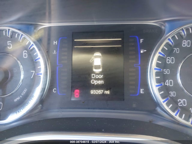 Chrysler 200 Limited 2015 1C3CCCAB9FN609917 Image 7