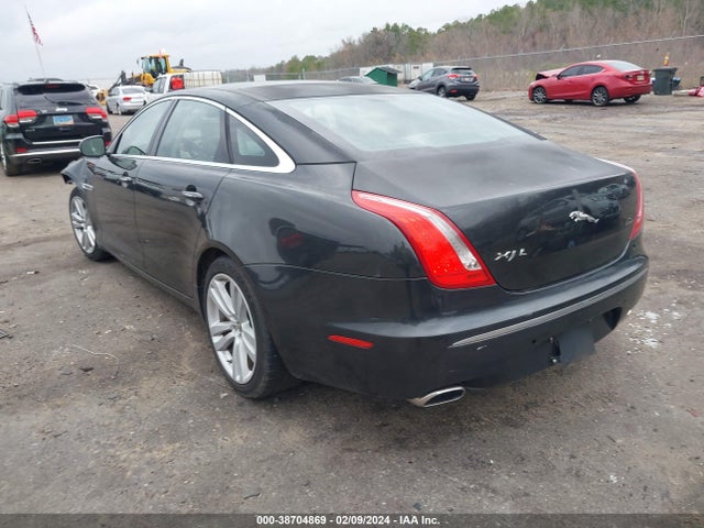 2012 JAGUAR XJ SAJWA2GB4CLV35993 Photo 2
