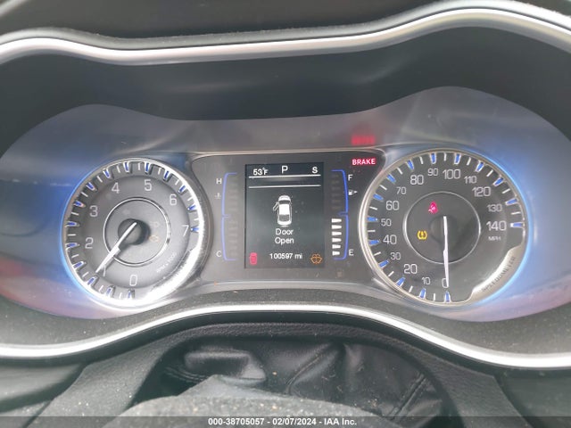 Chrysler 200 Limited 2015 1C3CCCAB8FN689999 Image 7