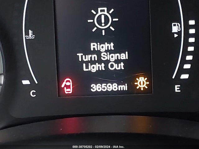 ZACCJBAB2JPH75370 Jeep Renegade Sport 4x4