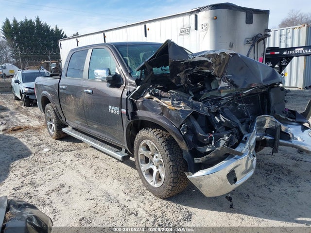 RAM 1500 Laramie  4x4 5'7 Box 2017 1C6RR7NT8HS600104 main image
