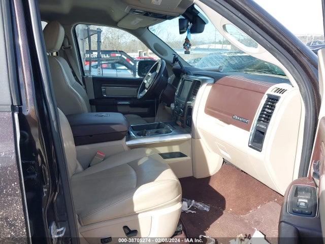RAM 1500 Laramie  4x4 5'7 Box 2017 1C6RR7NT8HS600104 Image 5