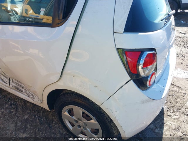 Chevrolet Sonic Ls Auto 2016 1G1JA6SH1G4147477 Image 16