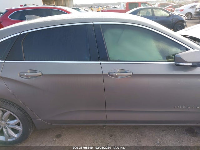 Chevrolet IMPALA 1LT 2018 2G1105S31J9133164 Image 12