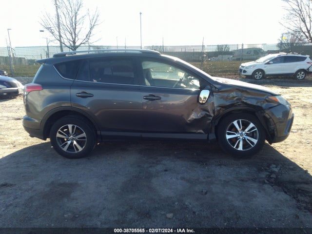 Toyota Rav4 Xle 2017 JTMRFREV2HJ113386 Image 12