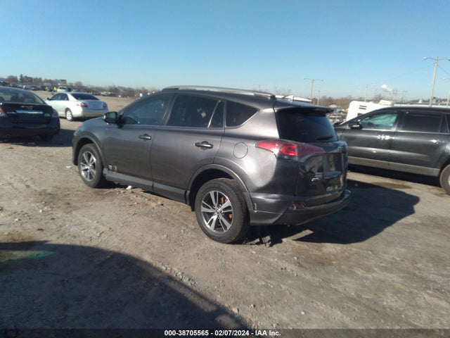 Toyota Rav4 Xle 2017 JTMRFREV2HJ113386 Image 3