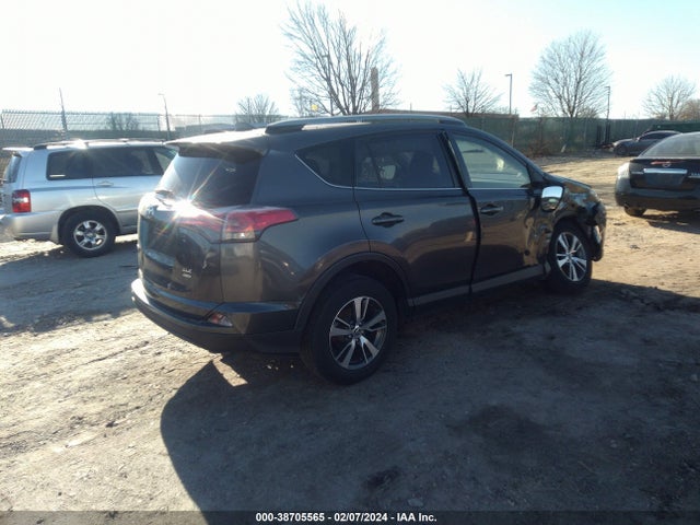 Toyota Rav4 Xle 2017 JTMRFREV2HJ113386 Image 4