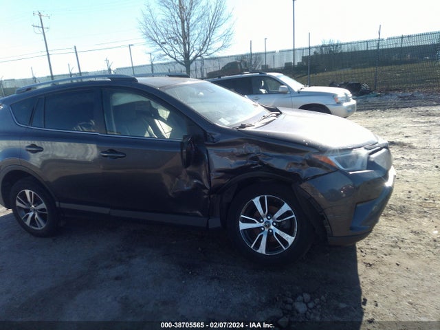 Toyota Rav4 Xle 2017 JTMRFREV2HJ113386 Image 6