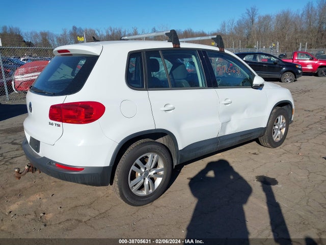 Volkswagen TIGUAN S 2014 WVGAV3AX4EW614634 Image 4