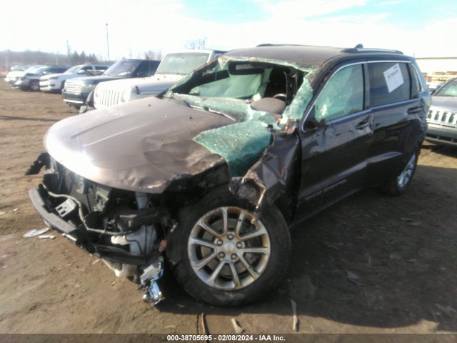 1C4RJFAGXMC504028 Jeep Grand Cherokee Laredo E 4x4