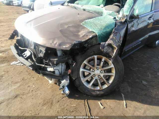 1C4RJFAGXMC504028 Jeep Grand Cherokee Laredo E 4x4