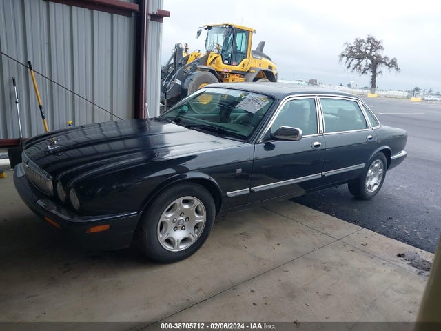 2001 JAGUAR XJ8 SAJDA24C21LF36922 Photo 1