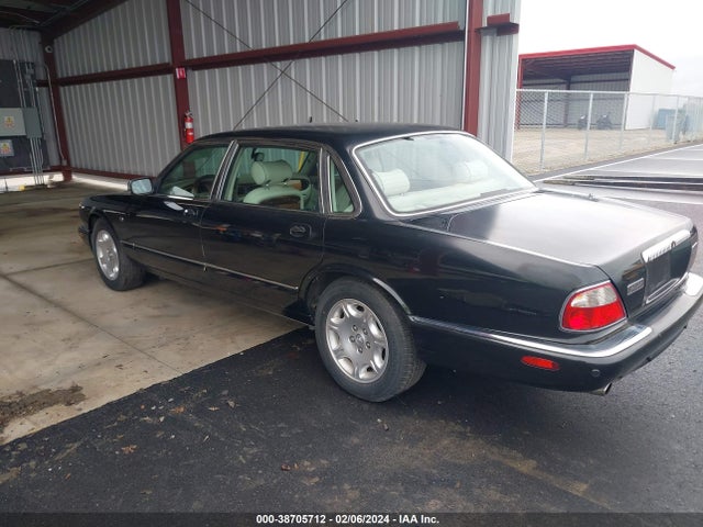 2001 JAGUAR XJ8 SAJDA24C21LF36922 Photo 2