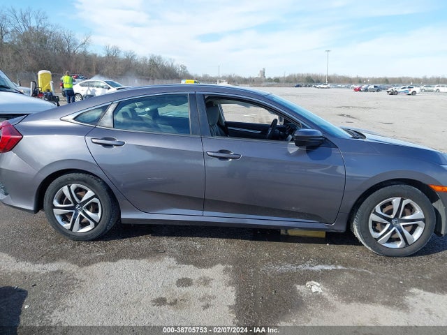 Honda Civic Lx 2018 2HGFC2F59JH596319 Image 13