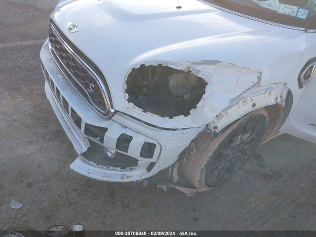 2017 MINI COUNTRYMAN WMZYT5C37H3E18775 Photo 5