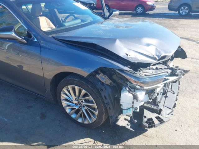58AF21B13LU011284 Lexus Es 300h Ultra Luxury
